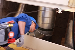 Duct Cleaning vs. UV Air Purifiers: What Actually Helps Kentucky Allergies?